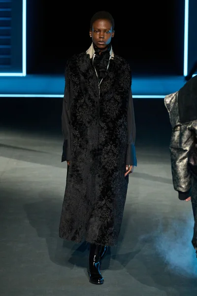 Look 64